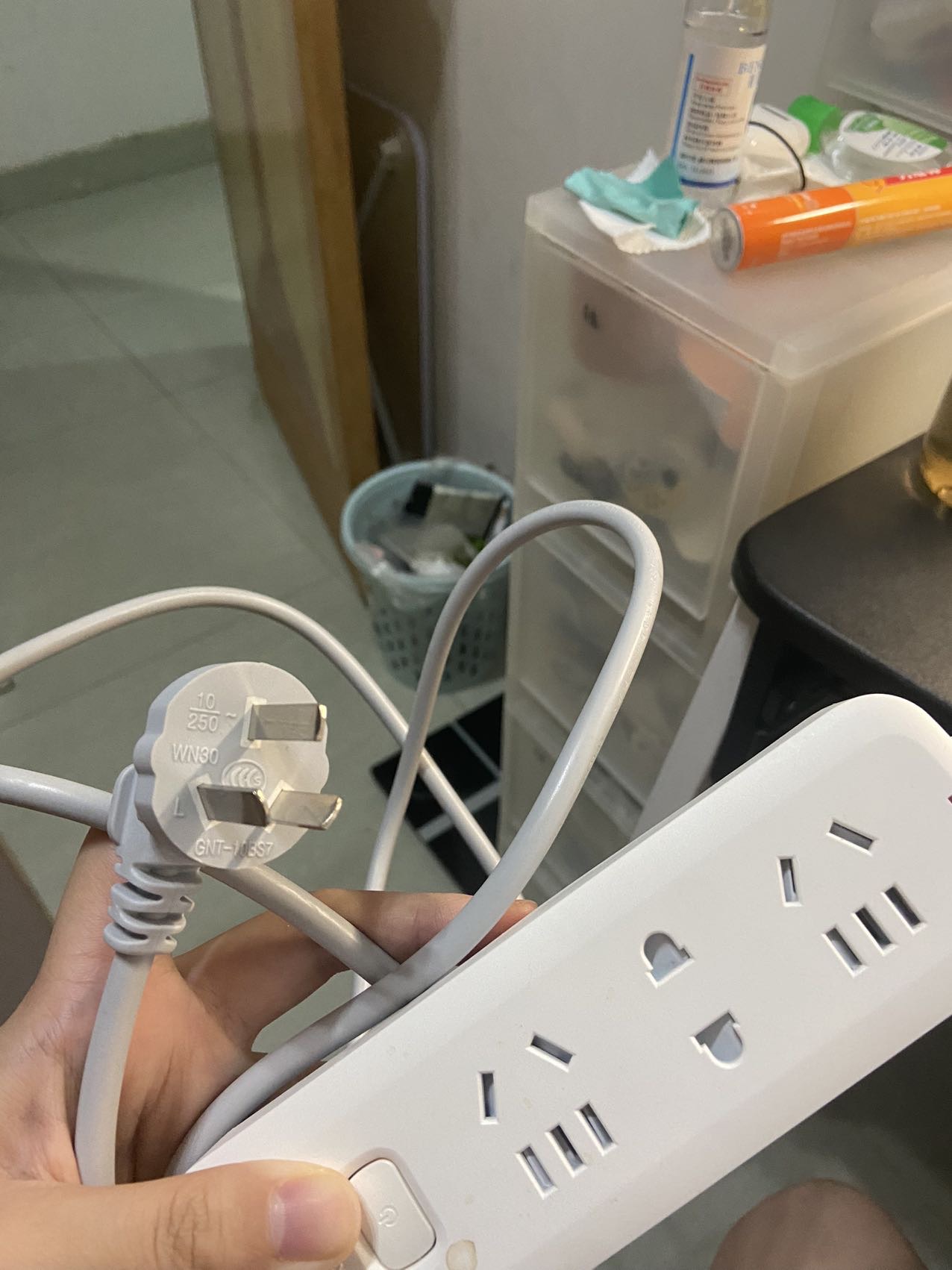 插线板