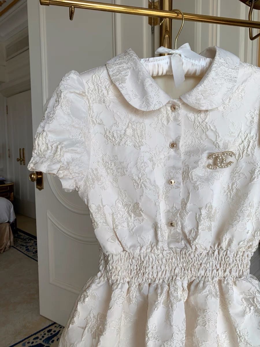 全新浮雕连衣裙收腰a字裙s码