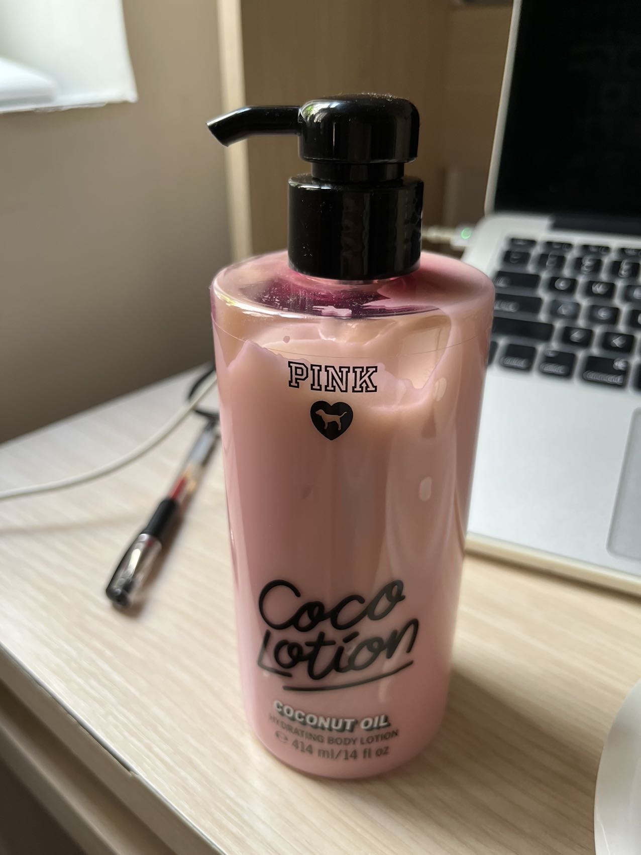 维秘椰子油身体乳