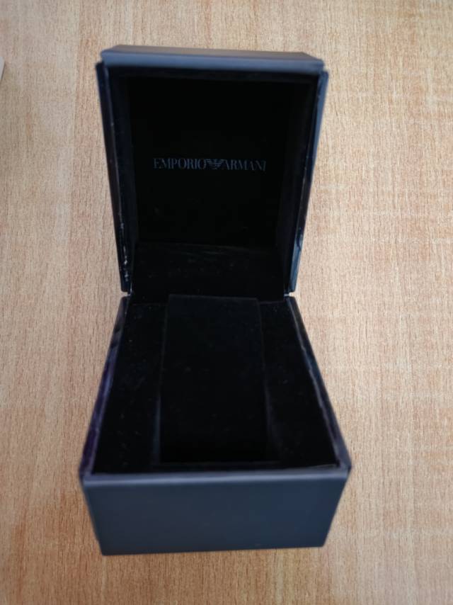阿玛尼手表盒全套全新