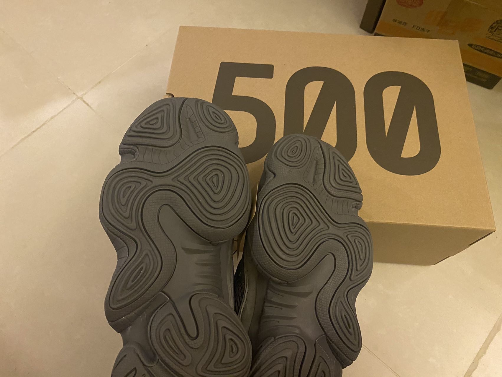 全新Yeezy500 超美Granite色