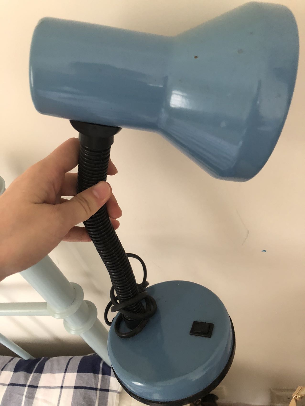 台灯送两个护眼灯泡