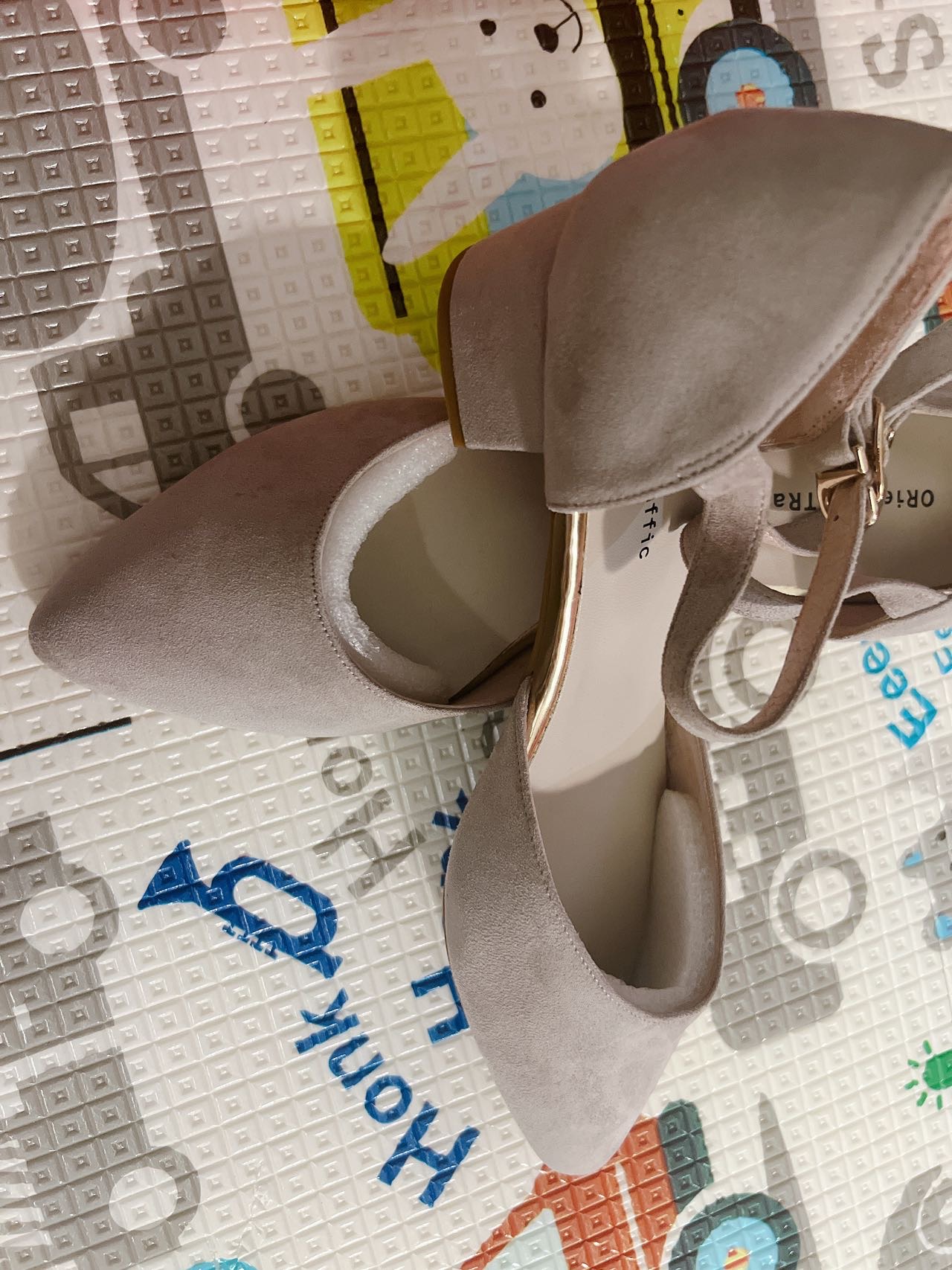 Oriental Traffic牛皮包头凉鞋