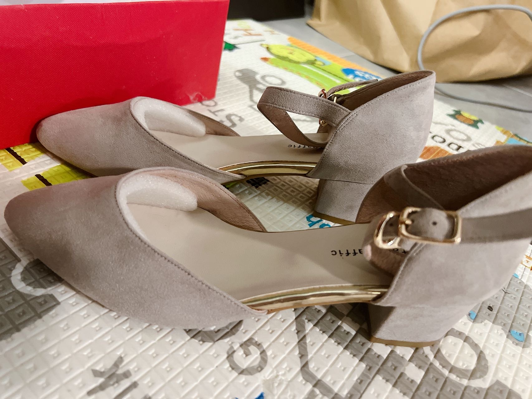 Oriental Traffic牛皮包头凉鞋