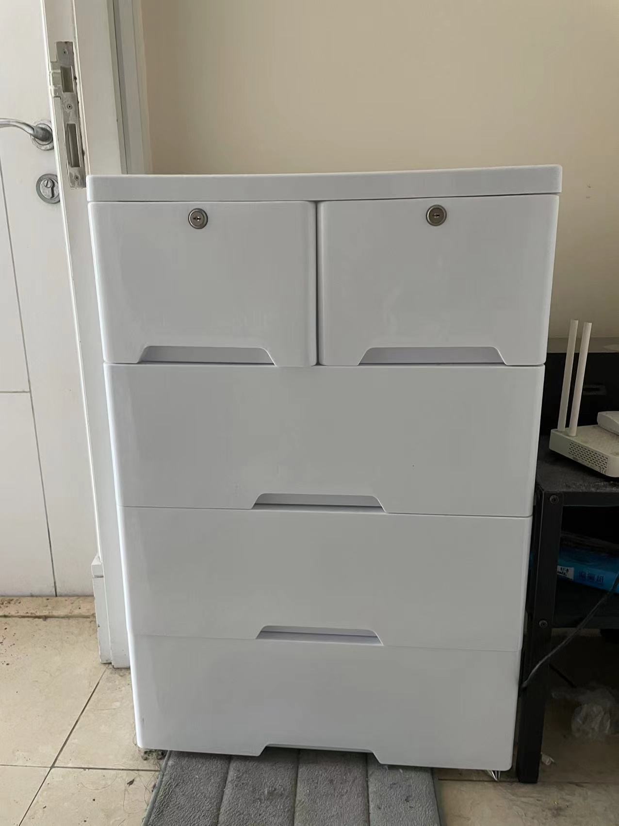 大围名城宜家床垫，桌子椅子，布衣柜等家具