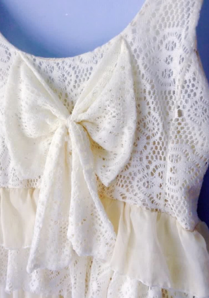 蕾絲滾邊吊帶縷空多層連衣裙