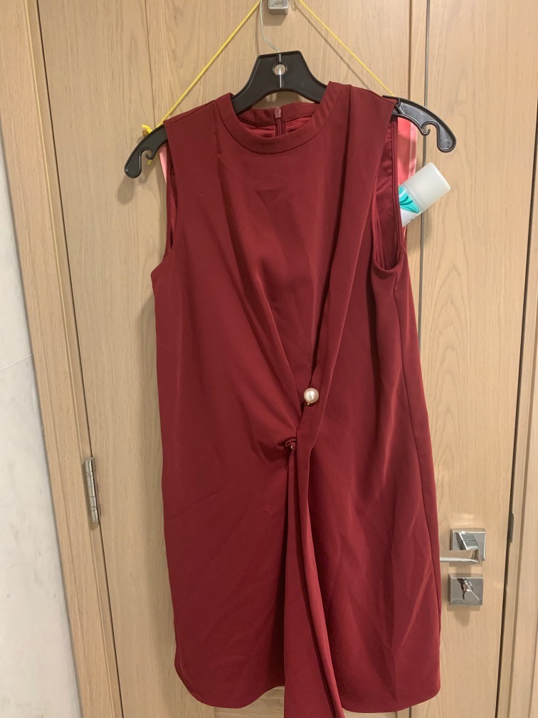 一折甩卖9成新衣服