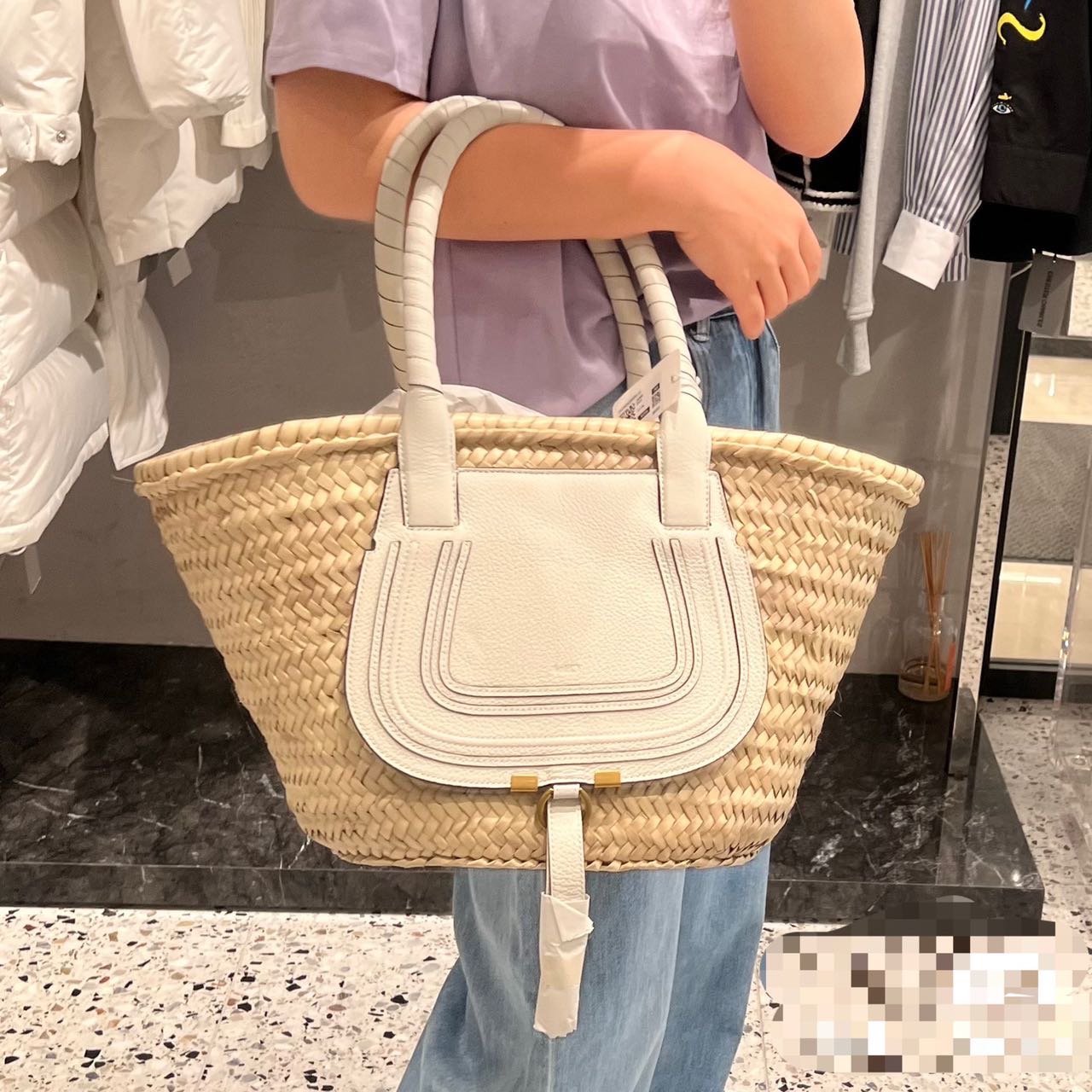 蔻依Chloe篮子包