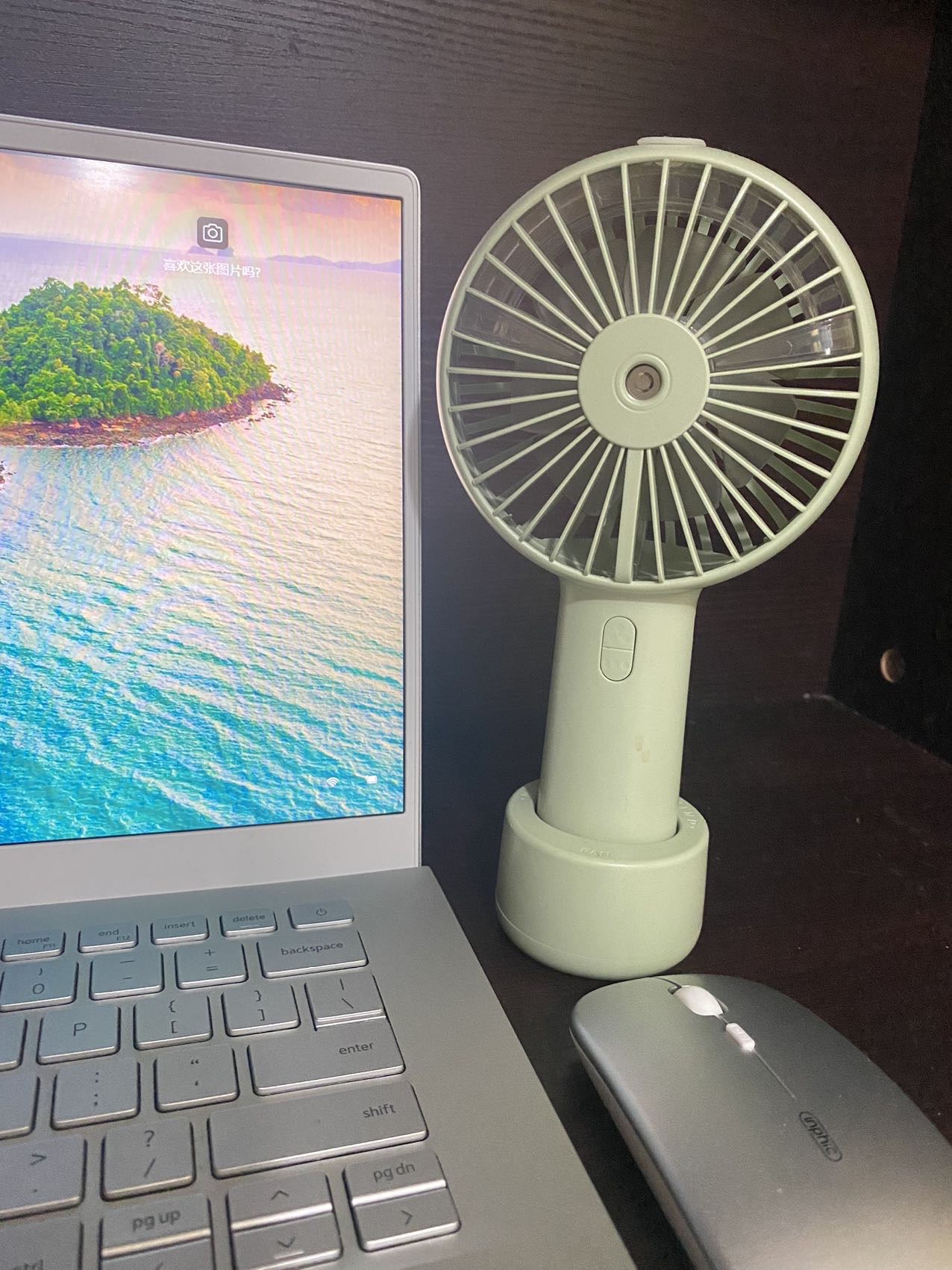 小风扇 iPhone11 手机壳 电脑架 笔墨纸砚