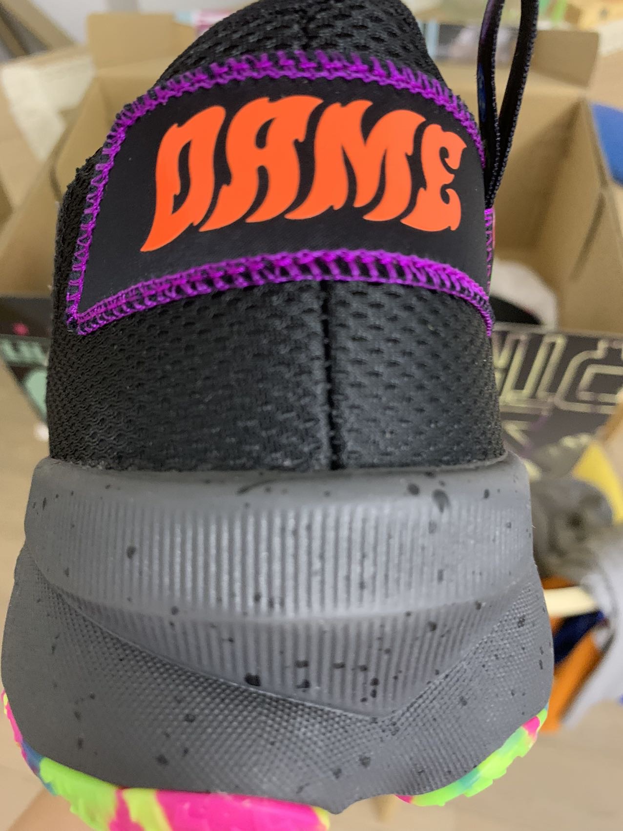 Adidas Dame 8 Big Mood特别版篮球鞋