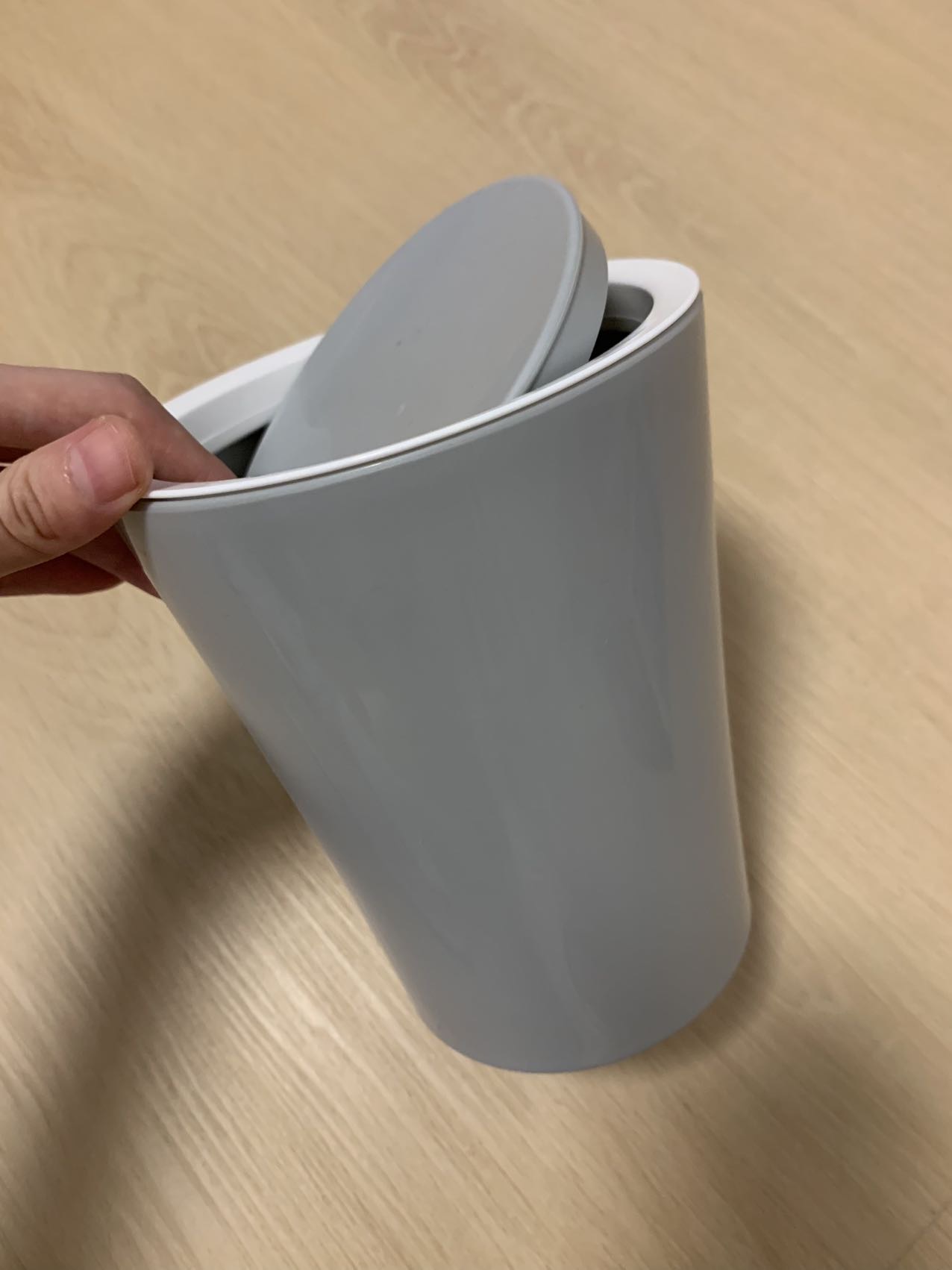 桌面垃圾桶