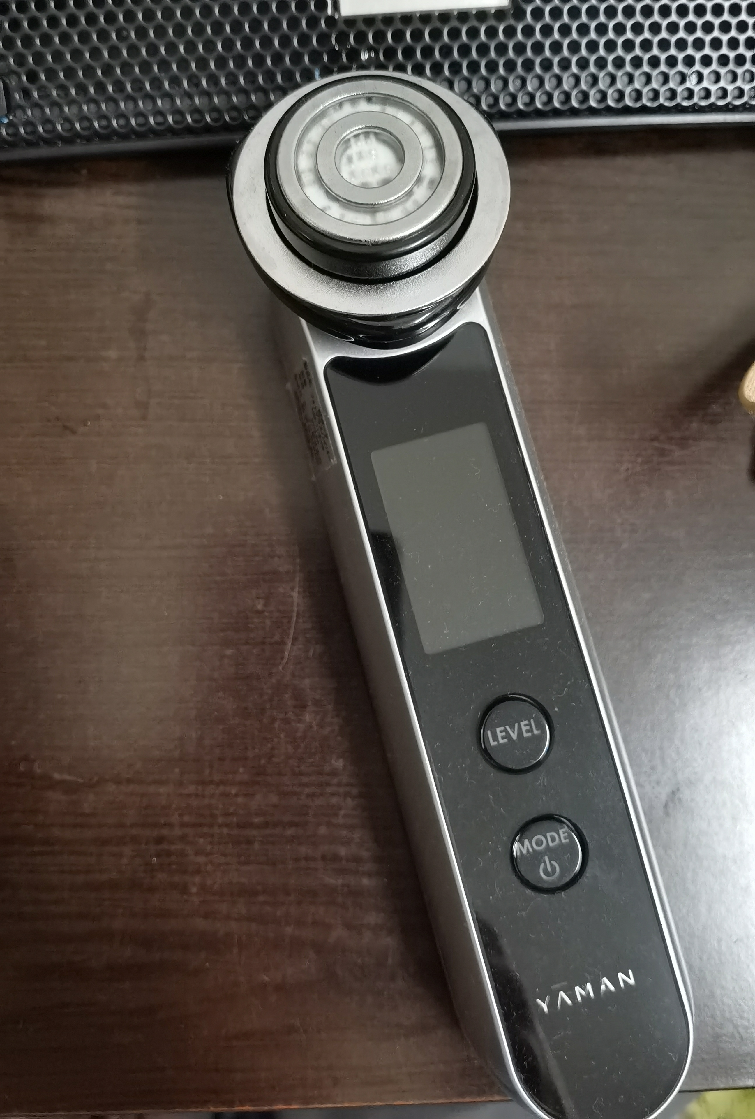 雅萌 11-B  hk射频美容仪