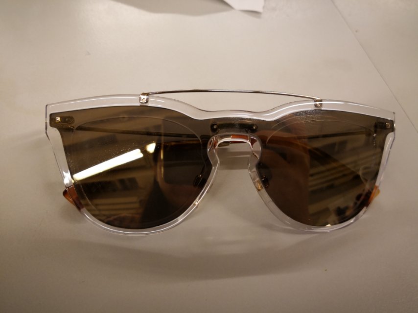 全新华伦天奴墨镜37折出