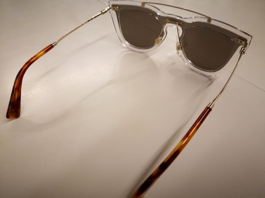 全新华伦天奴墨镜37折出