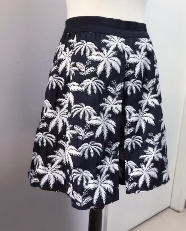 棕櫚樹鬆緊腰修身傘裙半截裙(size M)