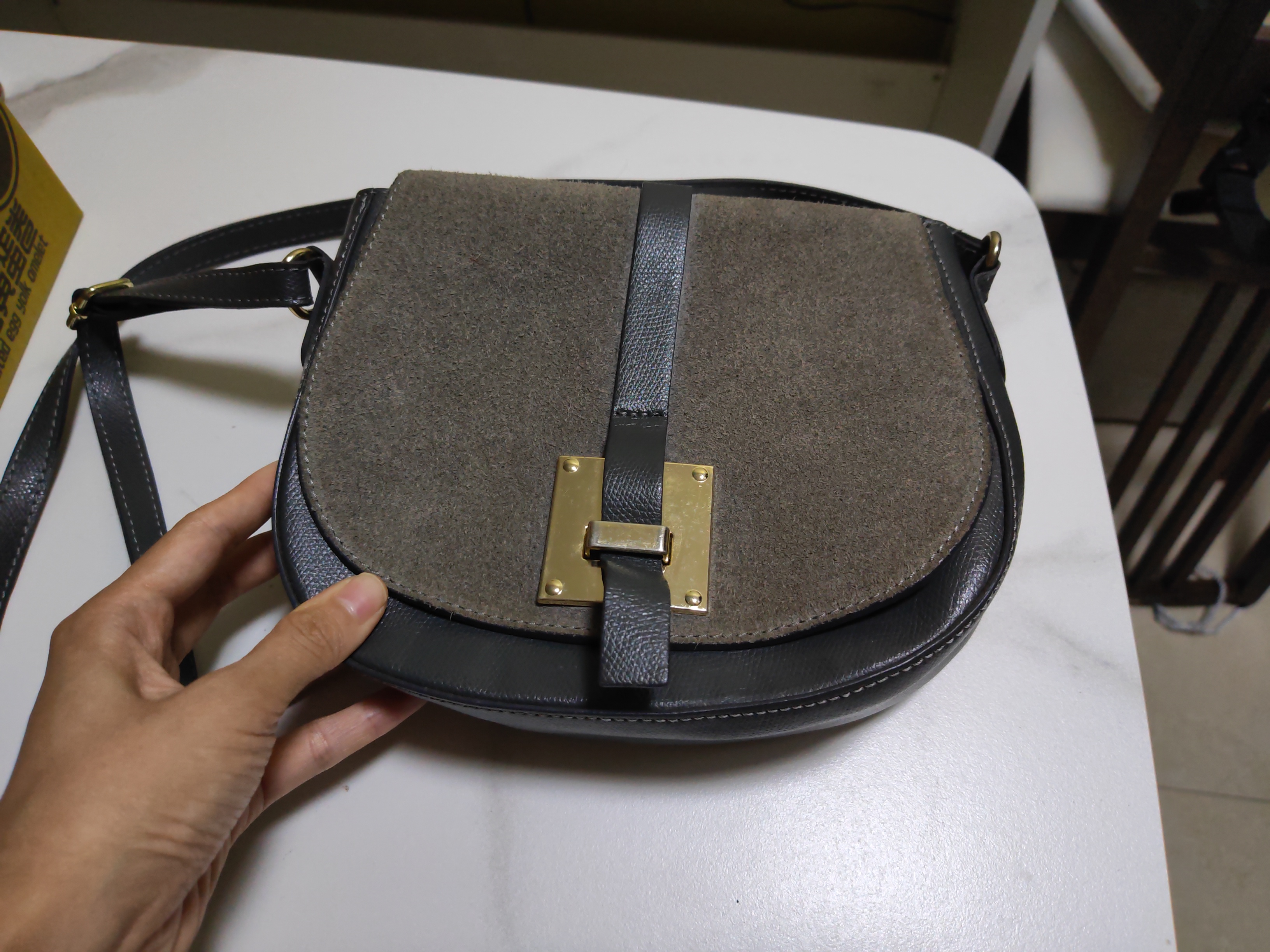 全牛皮单肩背包