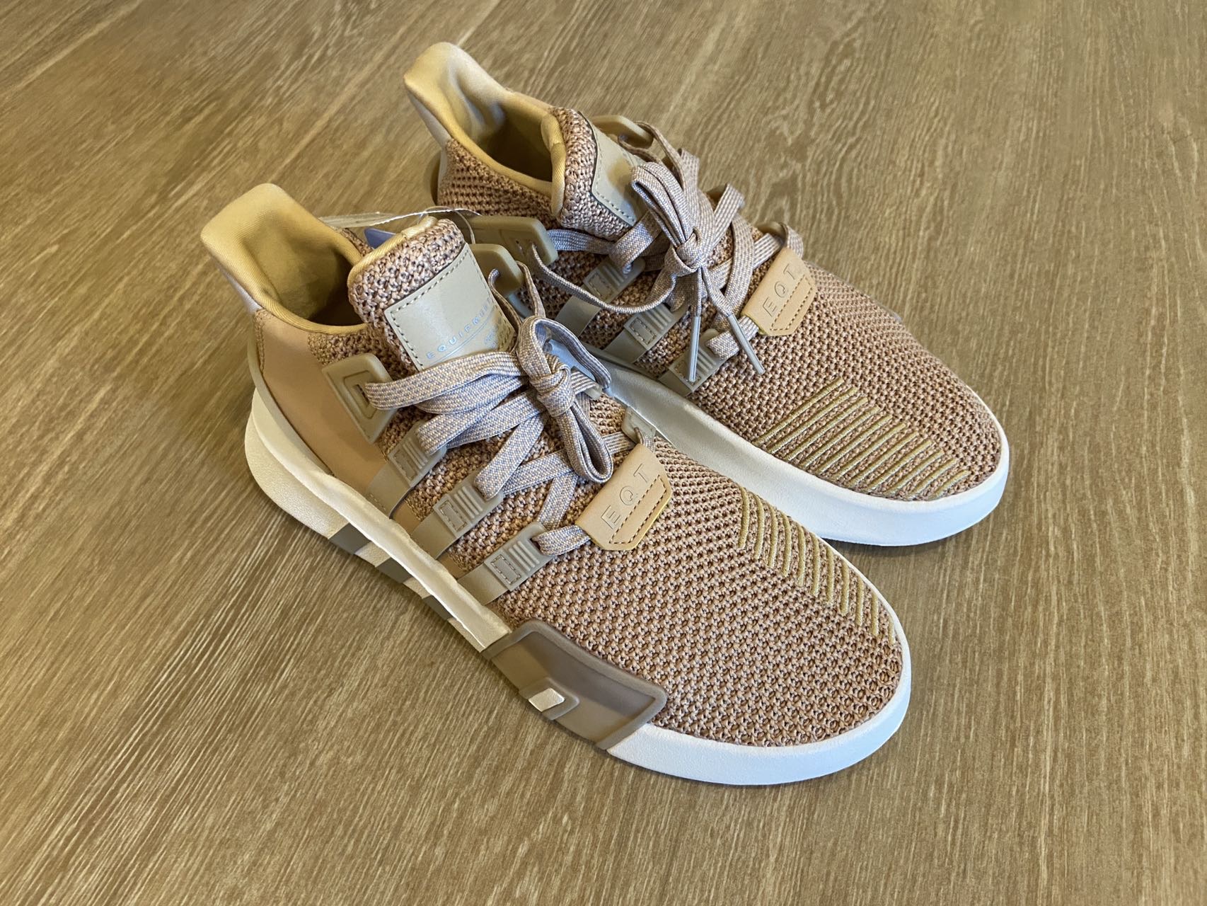 全新Adidas运动鞋 38码