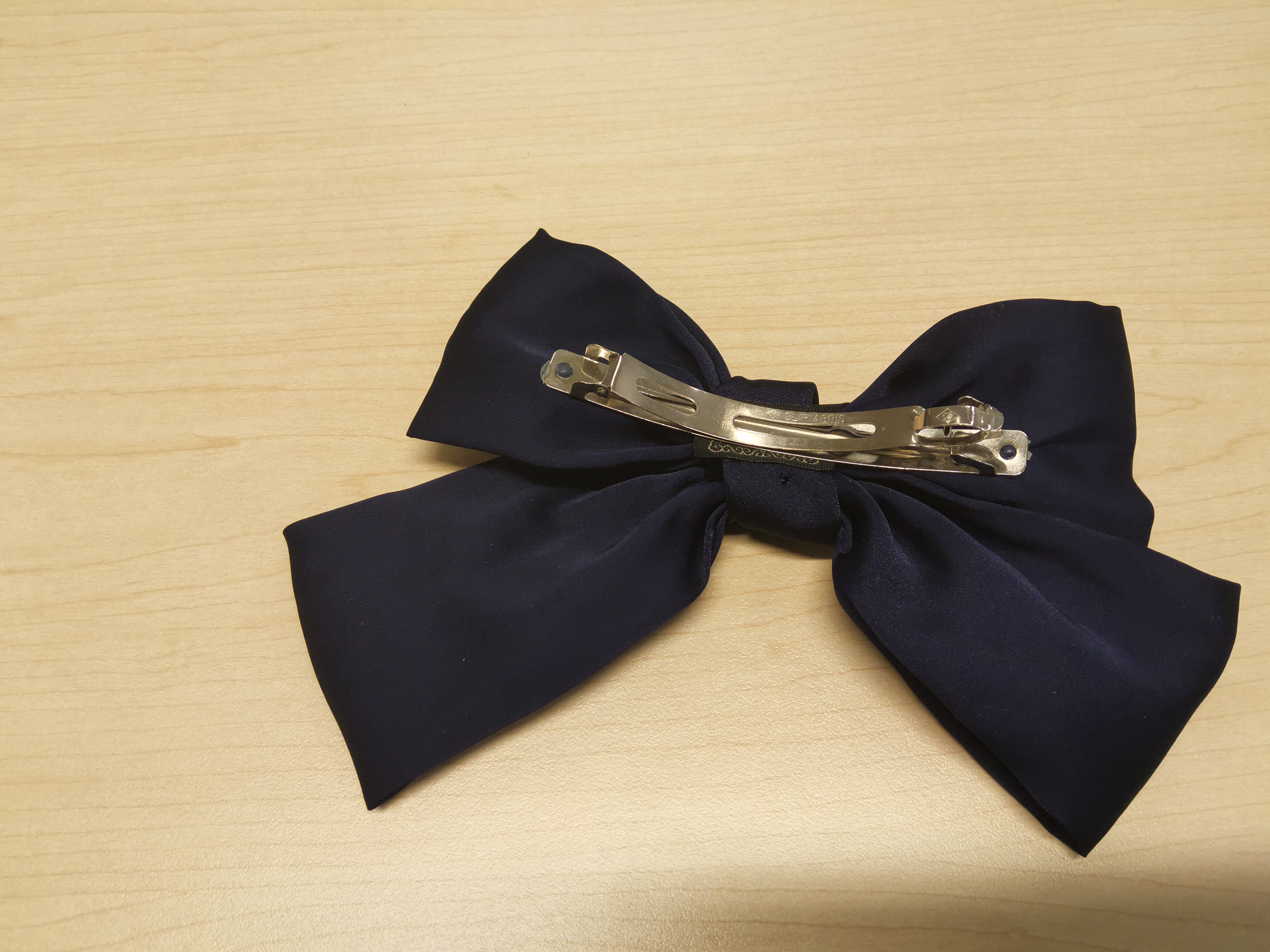 深蓝色蝴蝶发夹