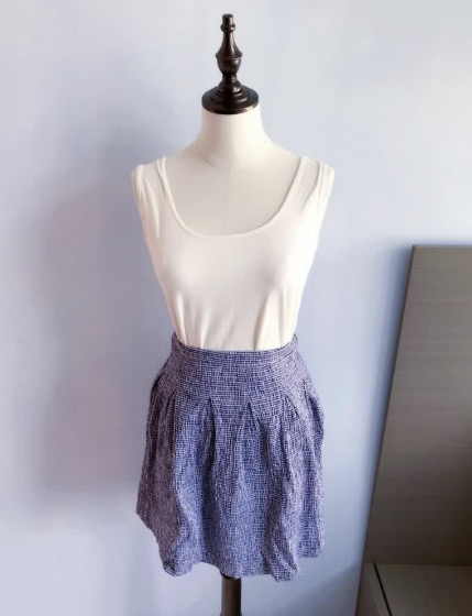 [女裝 ] 顯瘦幼格紋皺摺斯文半截裙(藍色) (SIZE M)