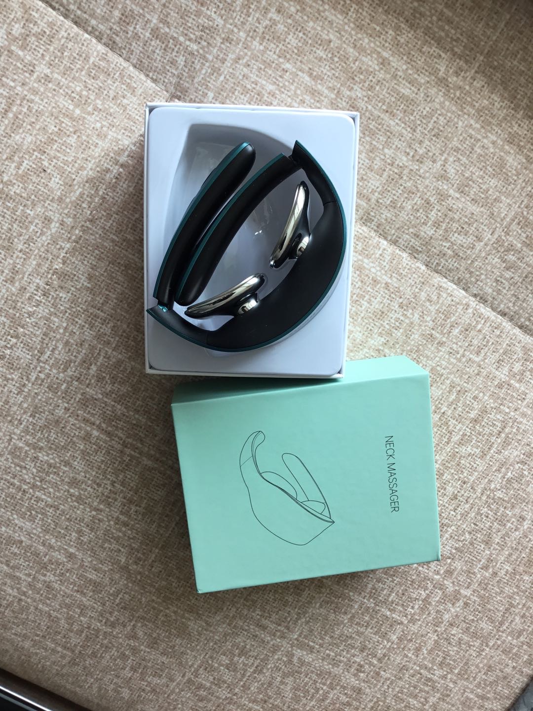 全新多功能颈椎按摩仪