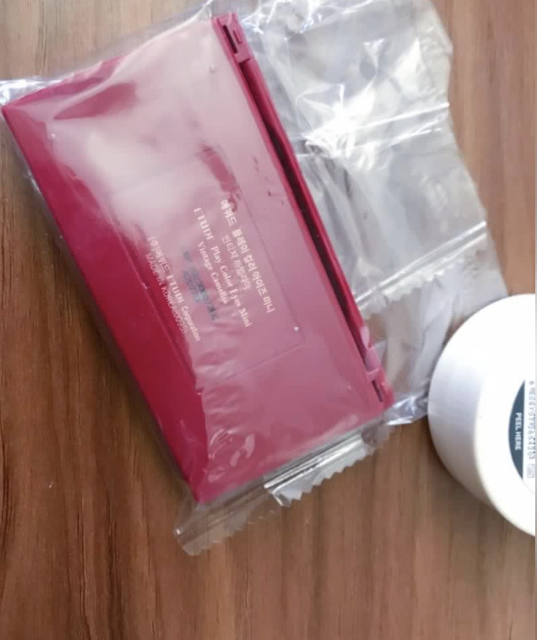 ETUDE HOUSE 復古山茶花六色眼影 +INNISFREE 礦物控油蜜粉