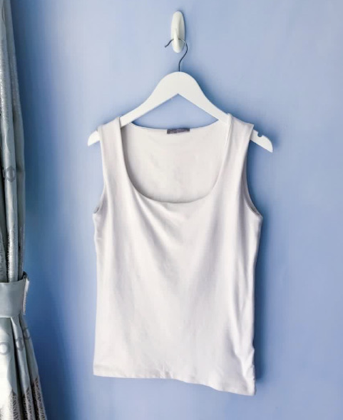 女裝] ZARA-U領背心(白色滑面料) VEST (SIZE L)