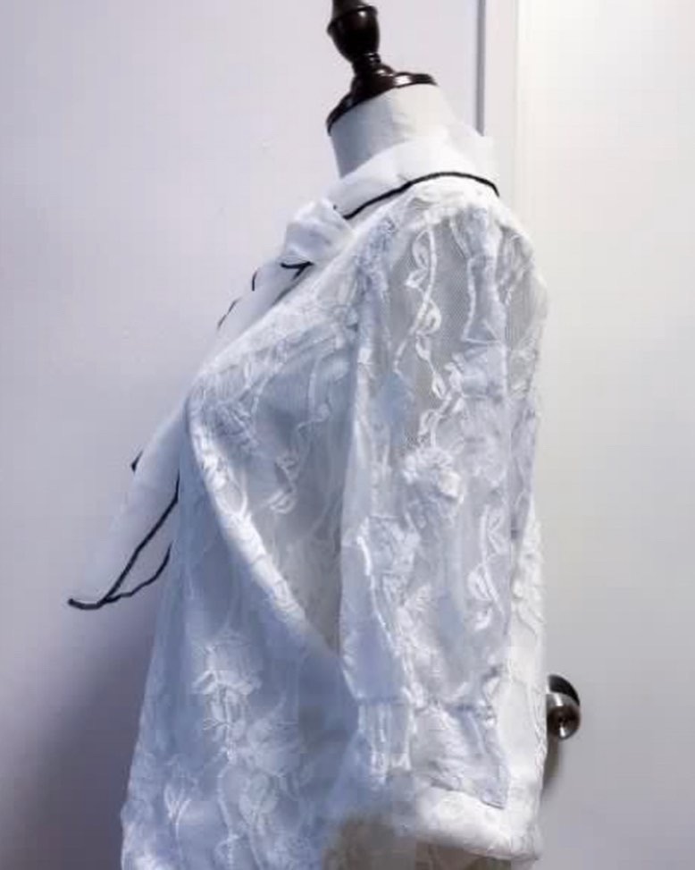 GRAND 珍珠鈕扣雪紡蕾絲蝴蝶結上衣 (size M)