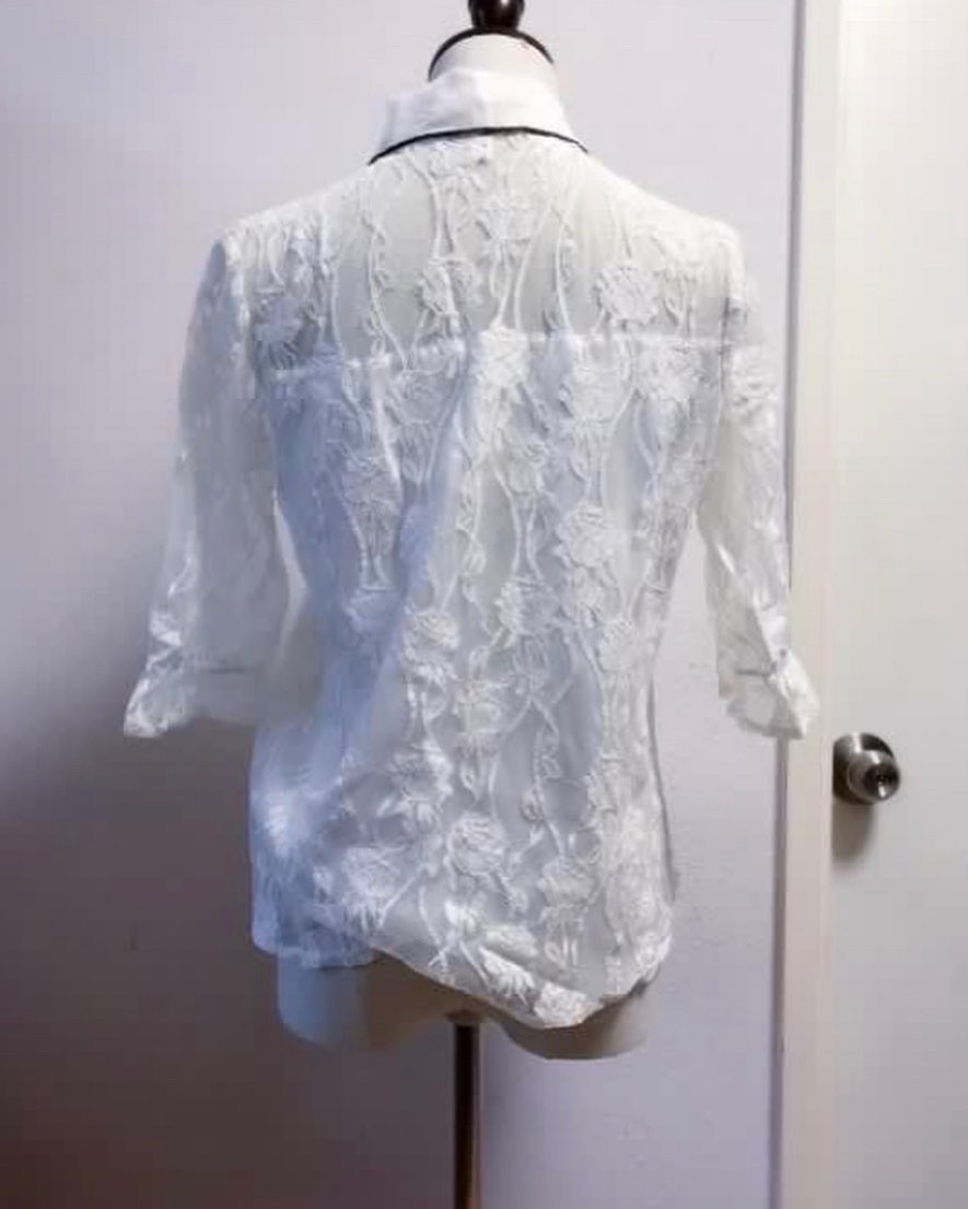 GRAND 珍珠鈕扣雪紡蕾絲蝴蝶結上衣 (size M)