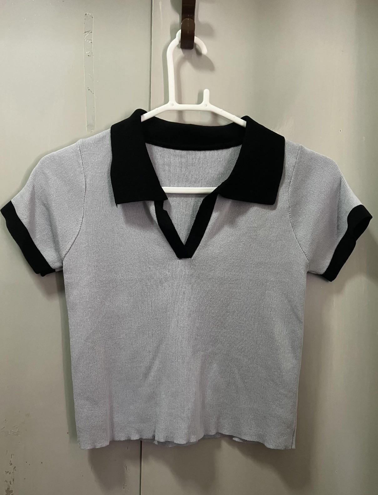 女裝灰色上衣有彈性短裝