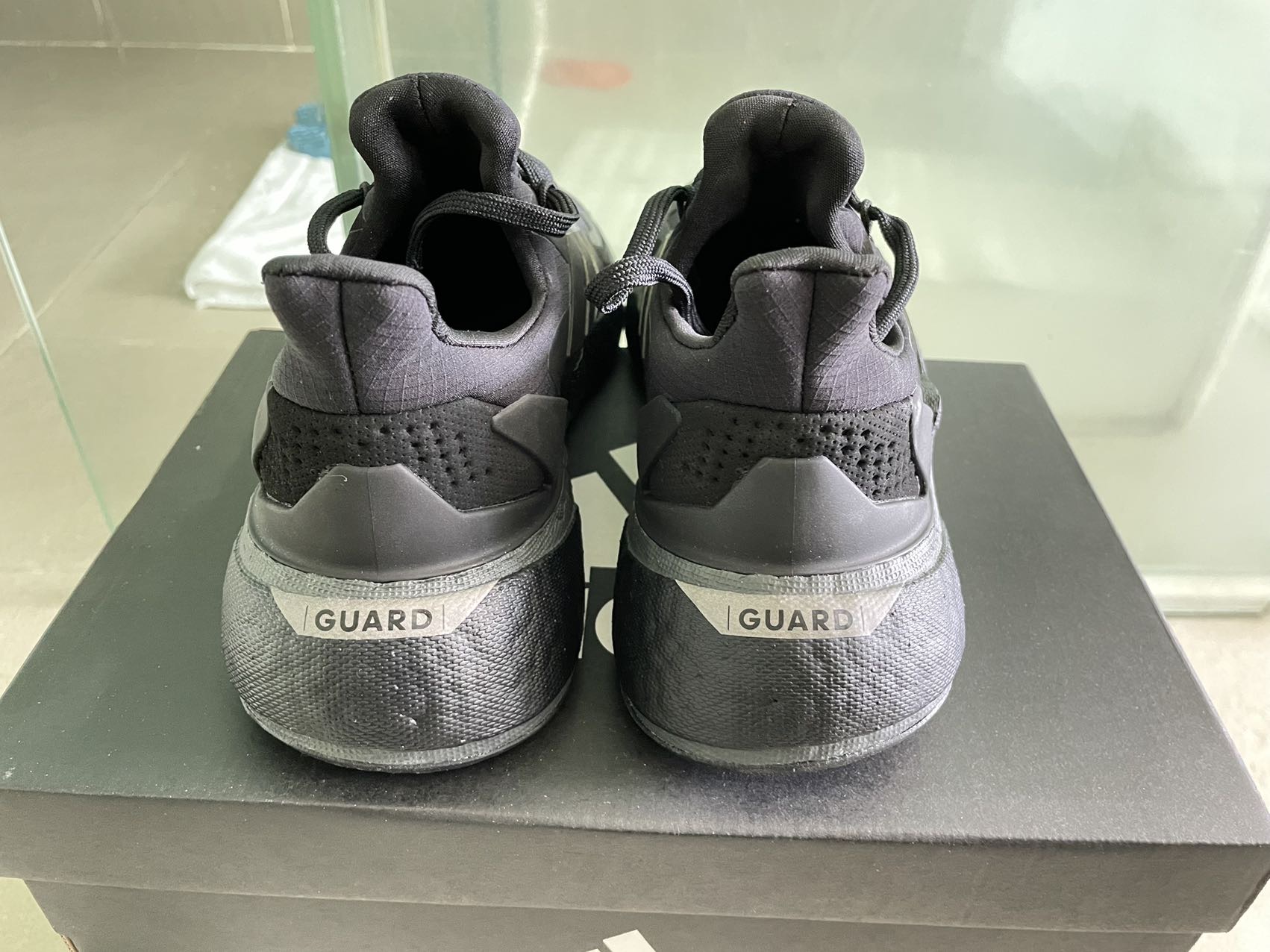 adidas阿迪达斯跑步鞋