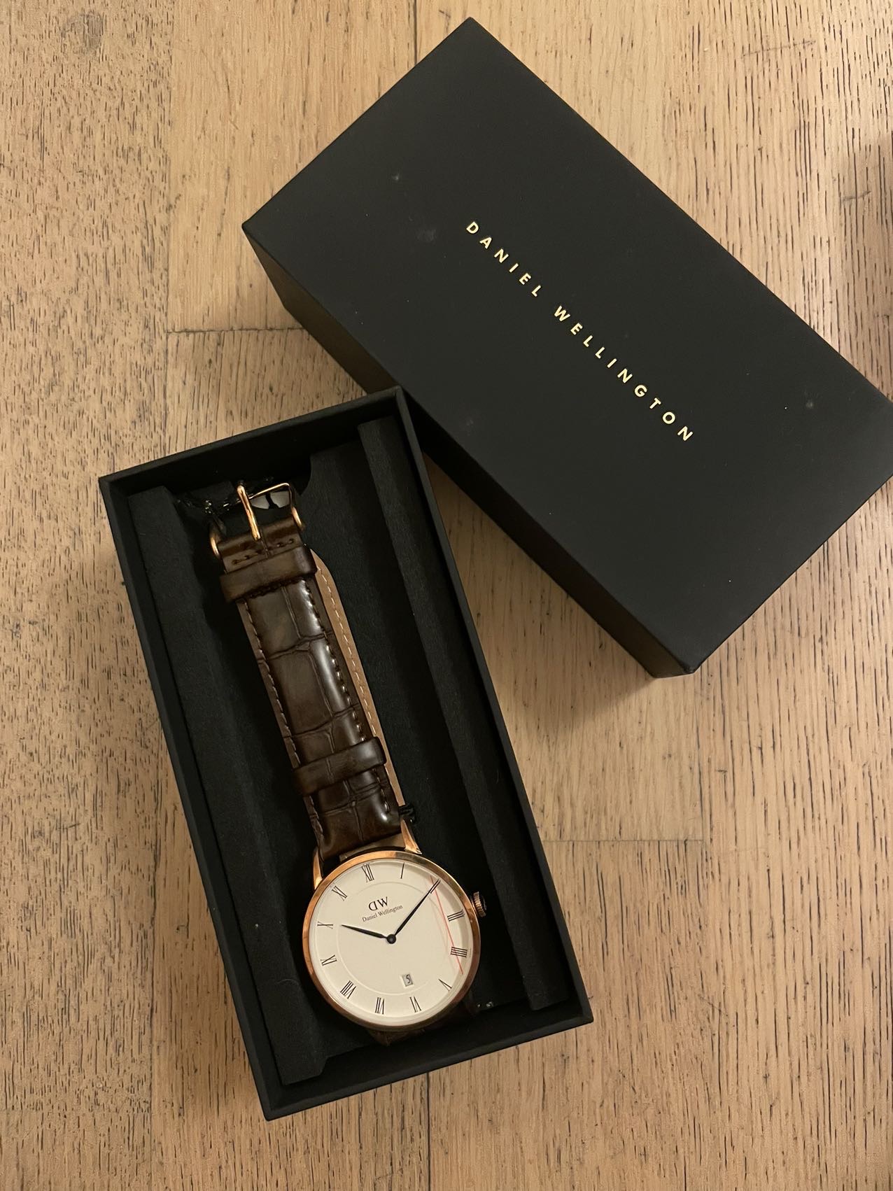 全新DW手表500hkd  原价2700+