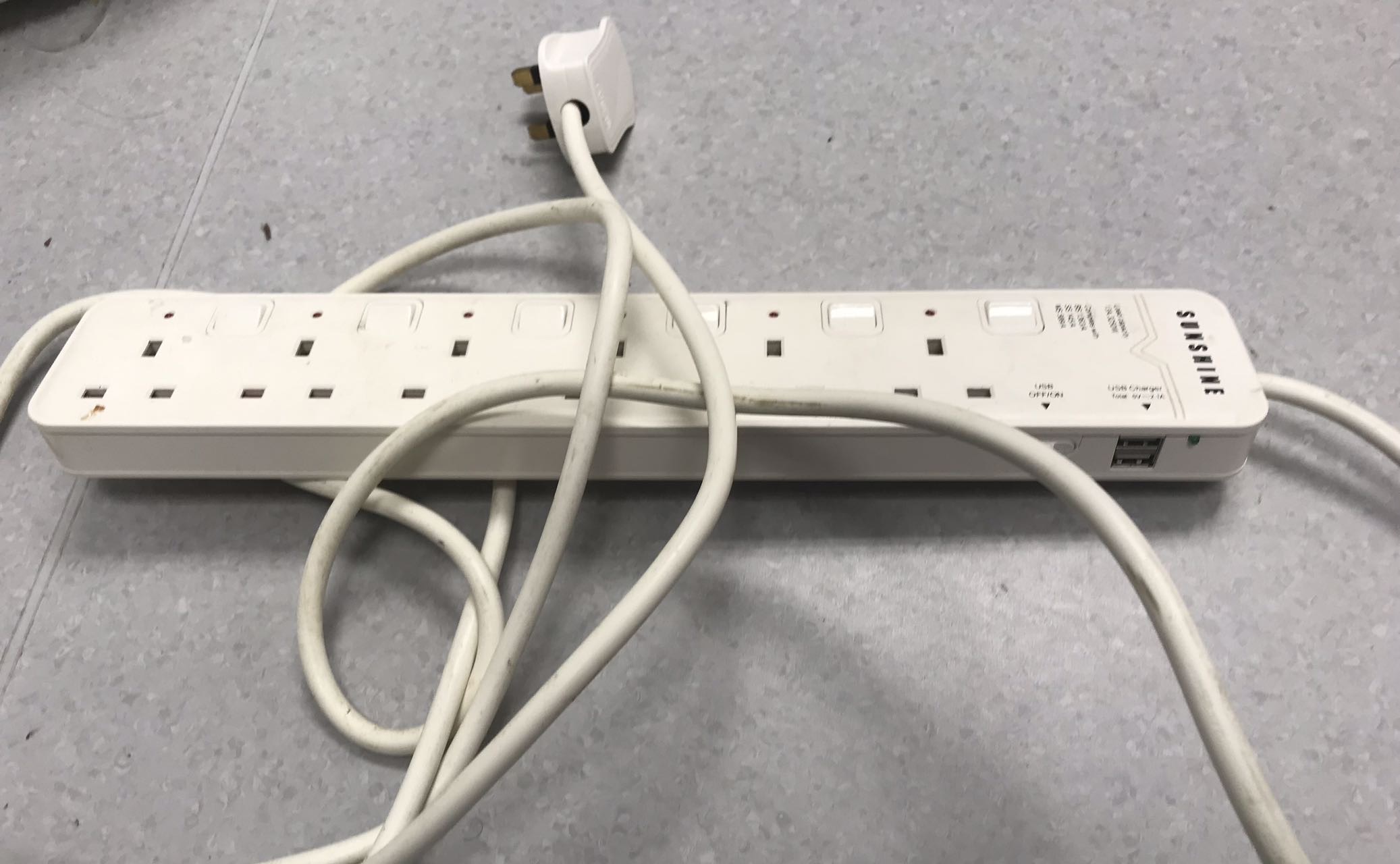 6孔插线板，独立开关，带USB充电口