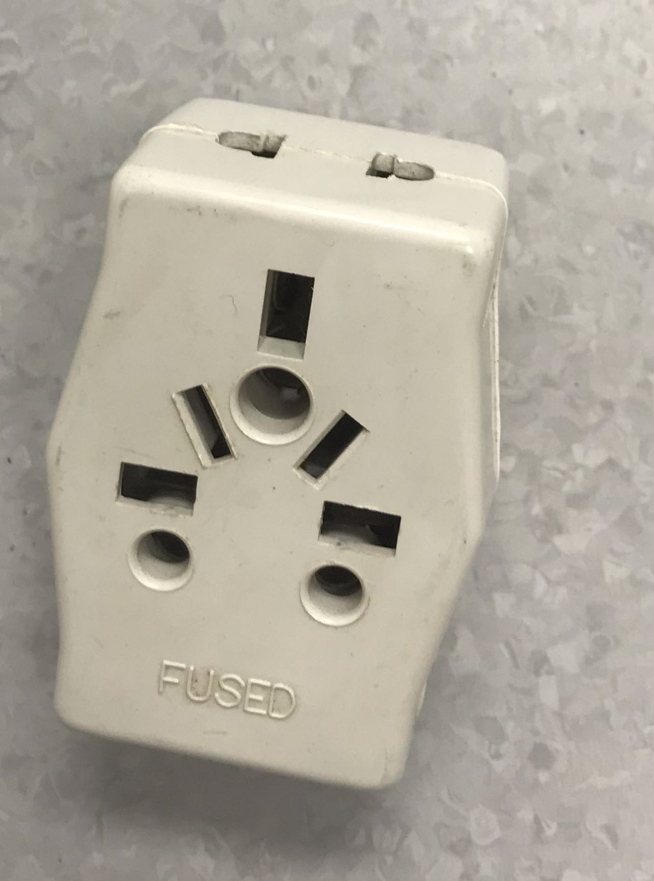 多功能转换插头