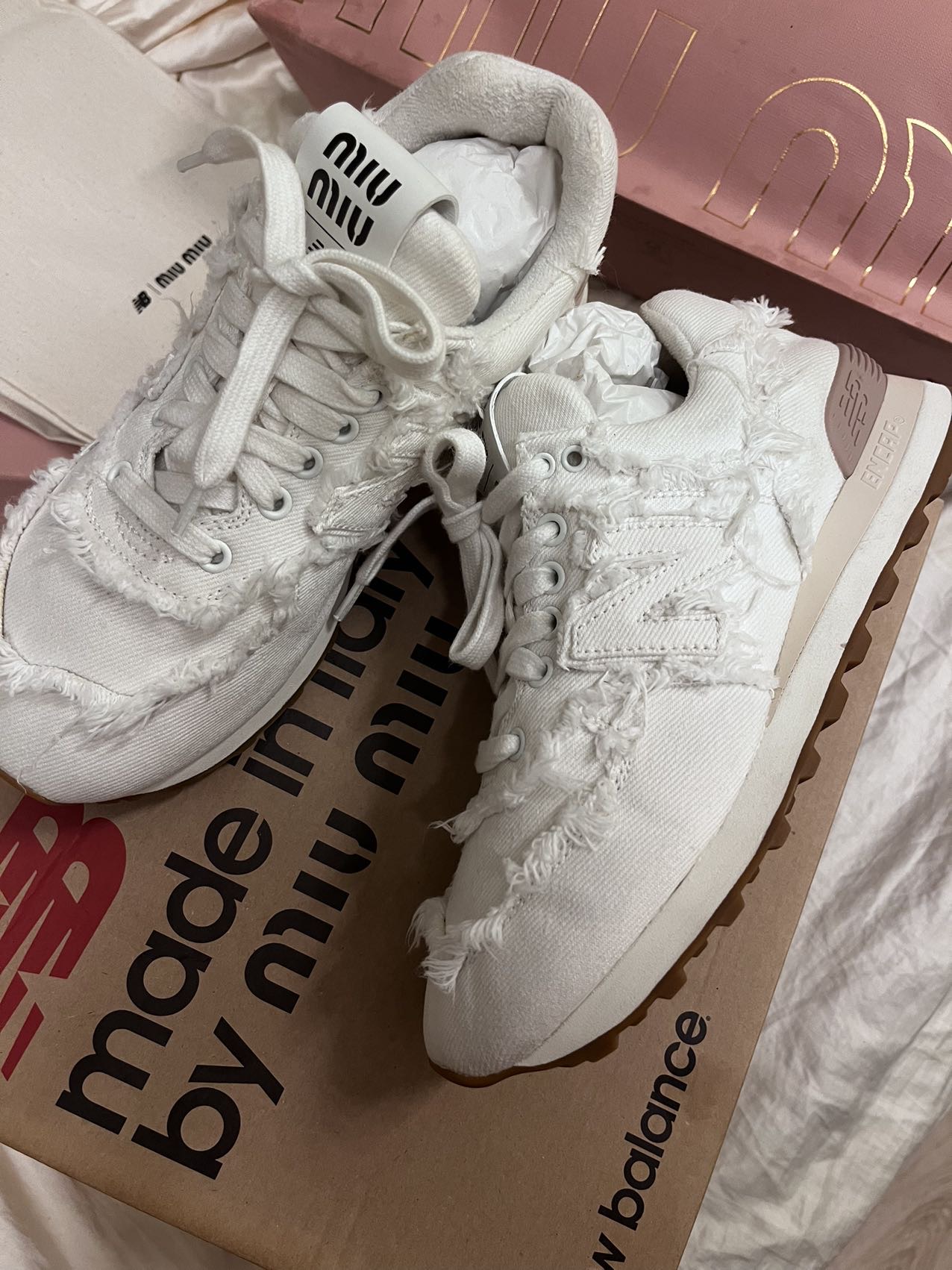 Miu Miu 新百伦联名