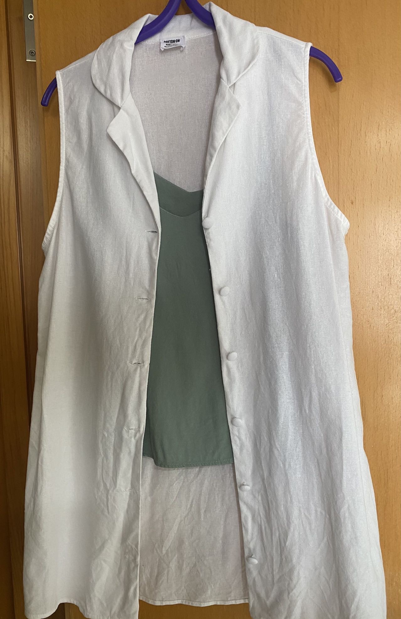 灰豆绿色吊带｜白色vest dress