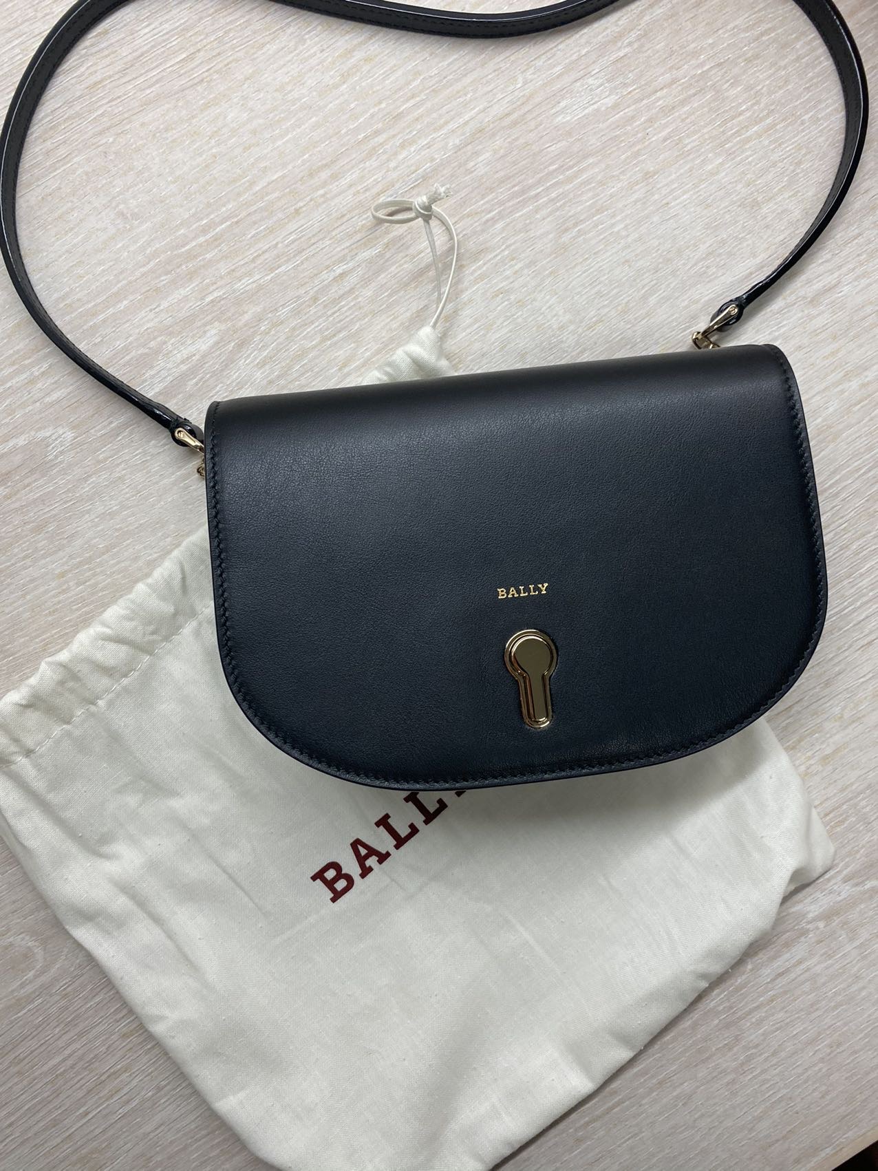 Bally 鏈條包