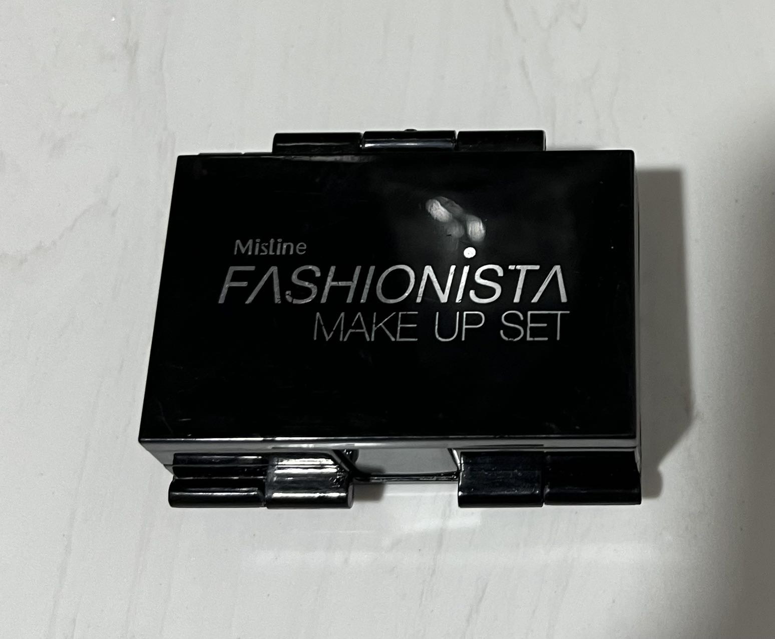 Mistine makeup set