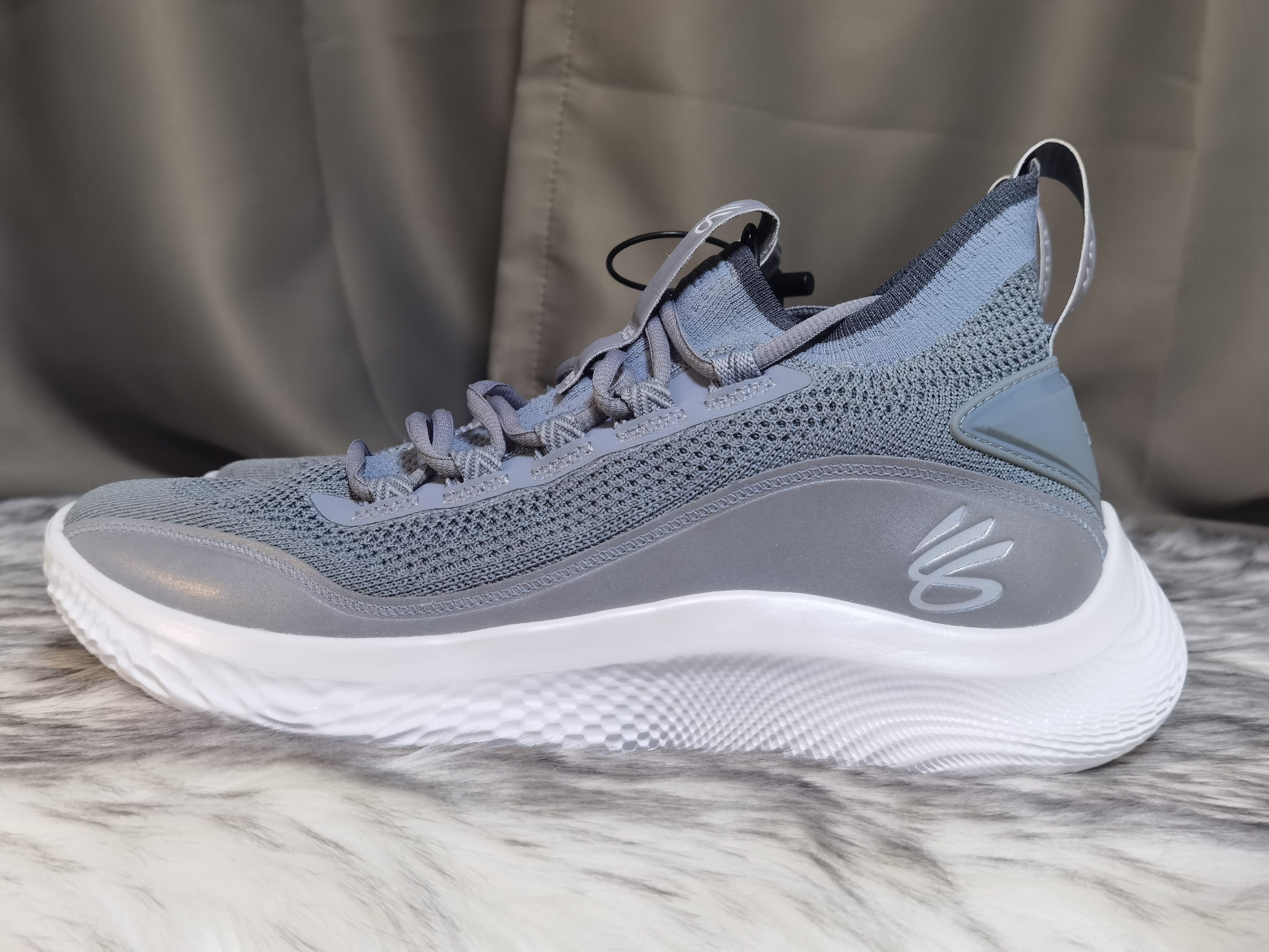 UA Curry 8 Shine 44码