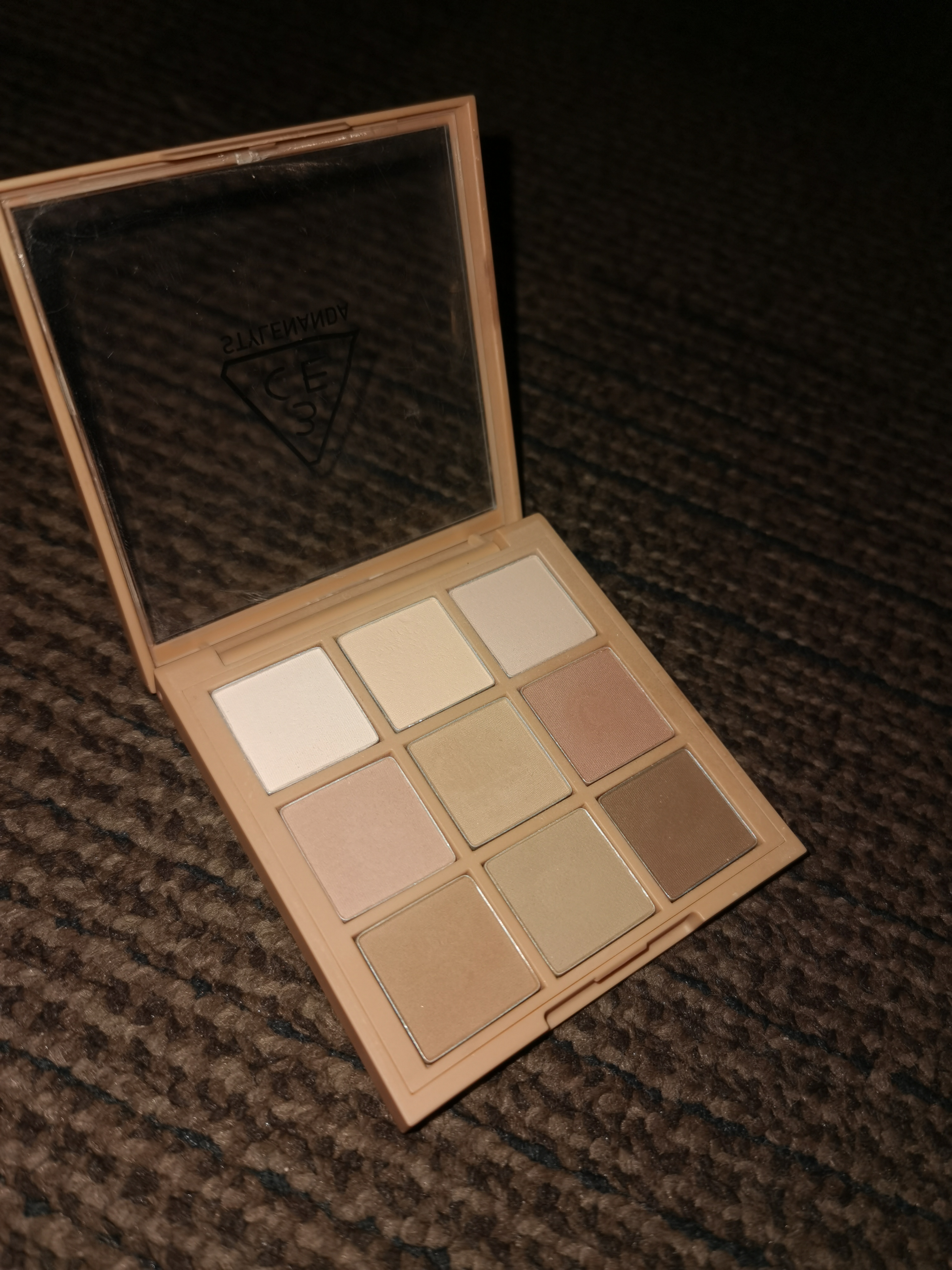 3ce HUDA 九色眼影盘