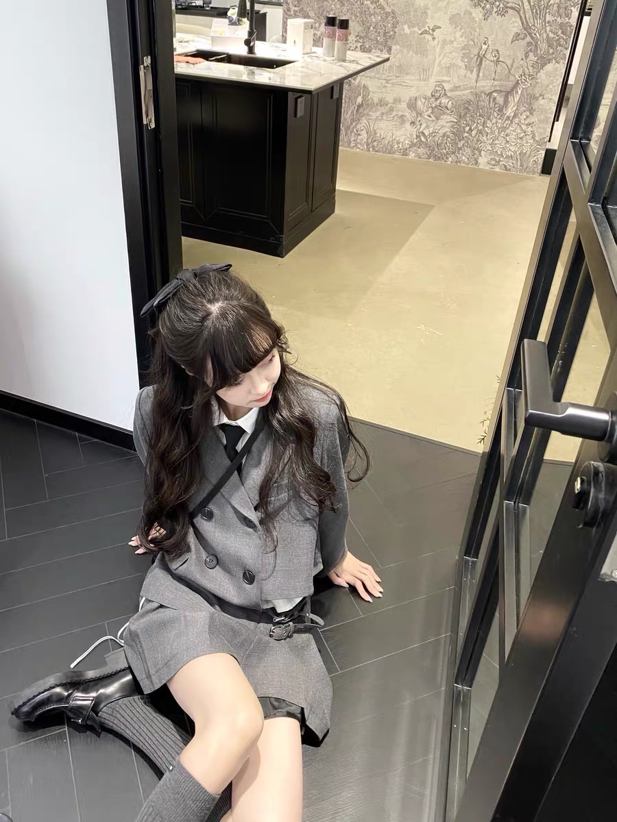 the ture 校园风套装（衬衣➕外套➕裙子）