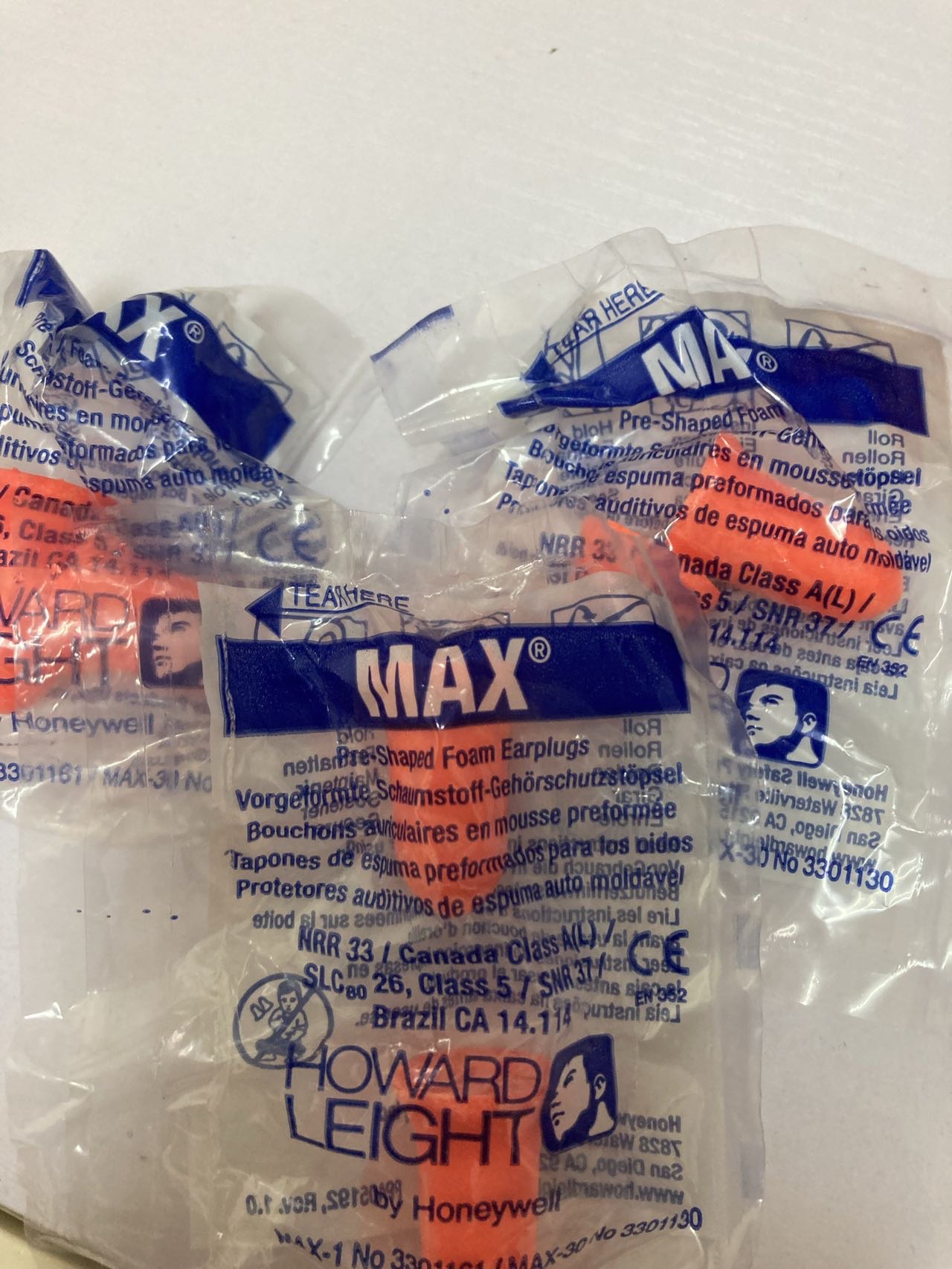 消毒槍搓手液枕头插線板雨傘床單耳塞迪士尼