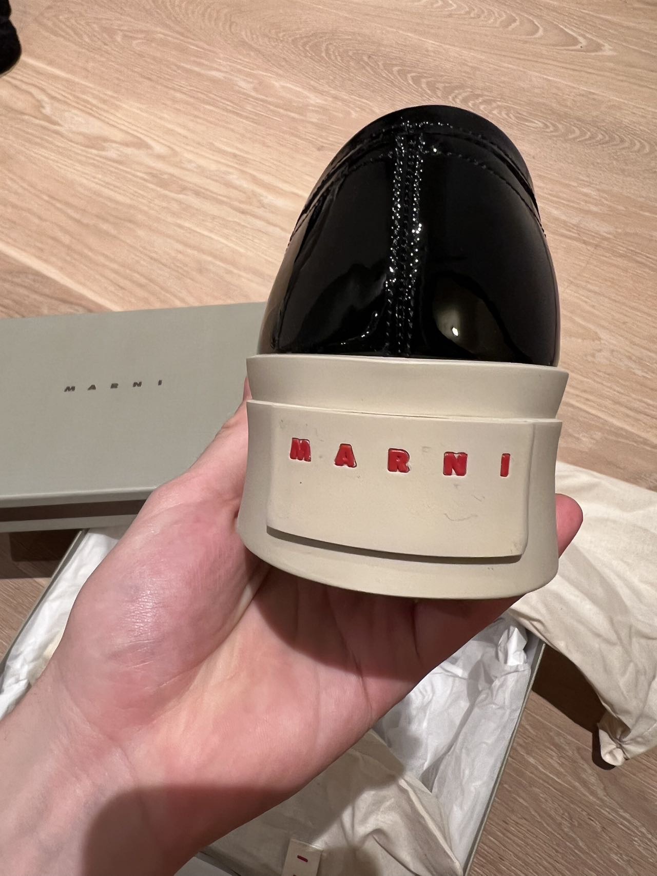 2022新季38碼Marni黑色漆皮大頭鞋