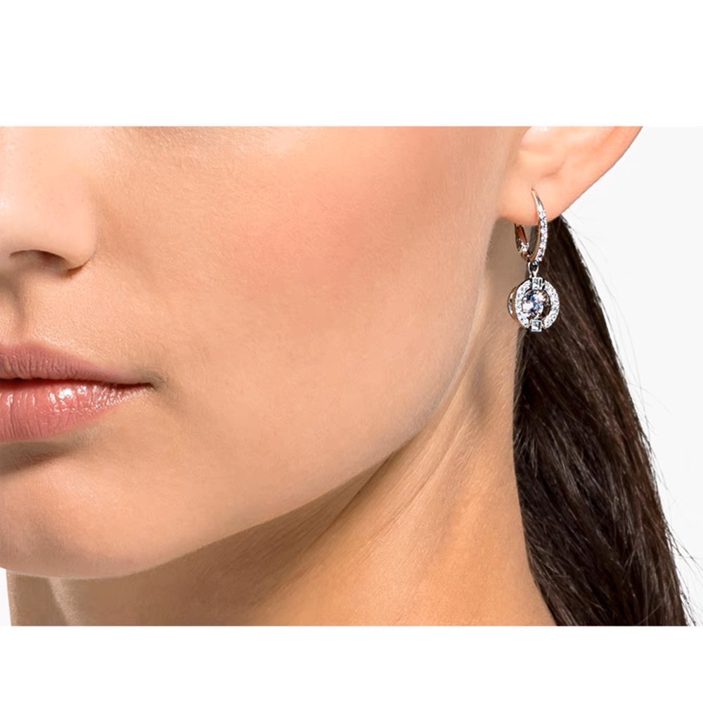 施华洛世奇水晶耳饰