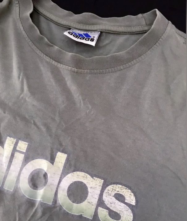 ADIDAS 復古灰綠色 T-SHIRT (SIZE M-L)