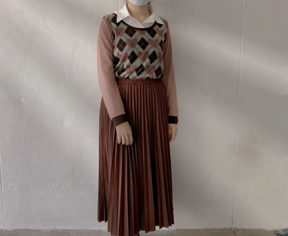 日牌 OLIVE DES OLIVE 復古菱格圓領長袖上衣 (SIZE M-L)