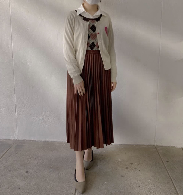 日牌 OLIVE DES OLIVE 復古菱格圓領長袖上衣 (SIZE M-L)