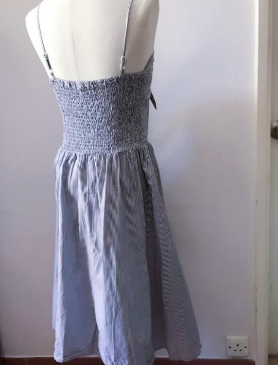 Metersbonwe 藍色條紋綁結吊帶連身裙 DRESS (SIZE L)