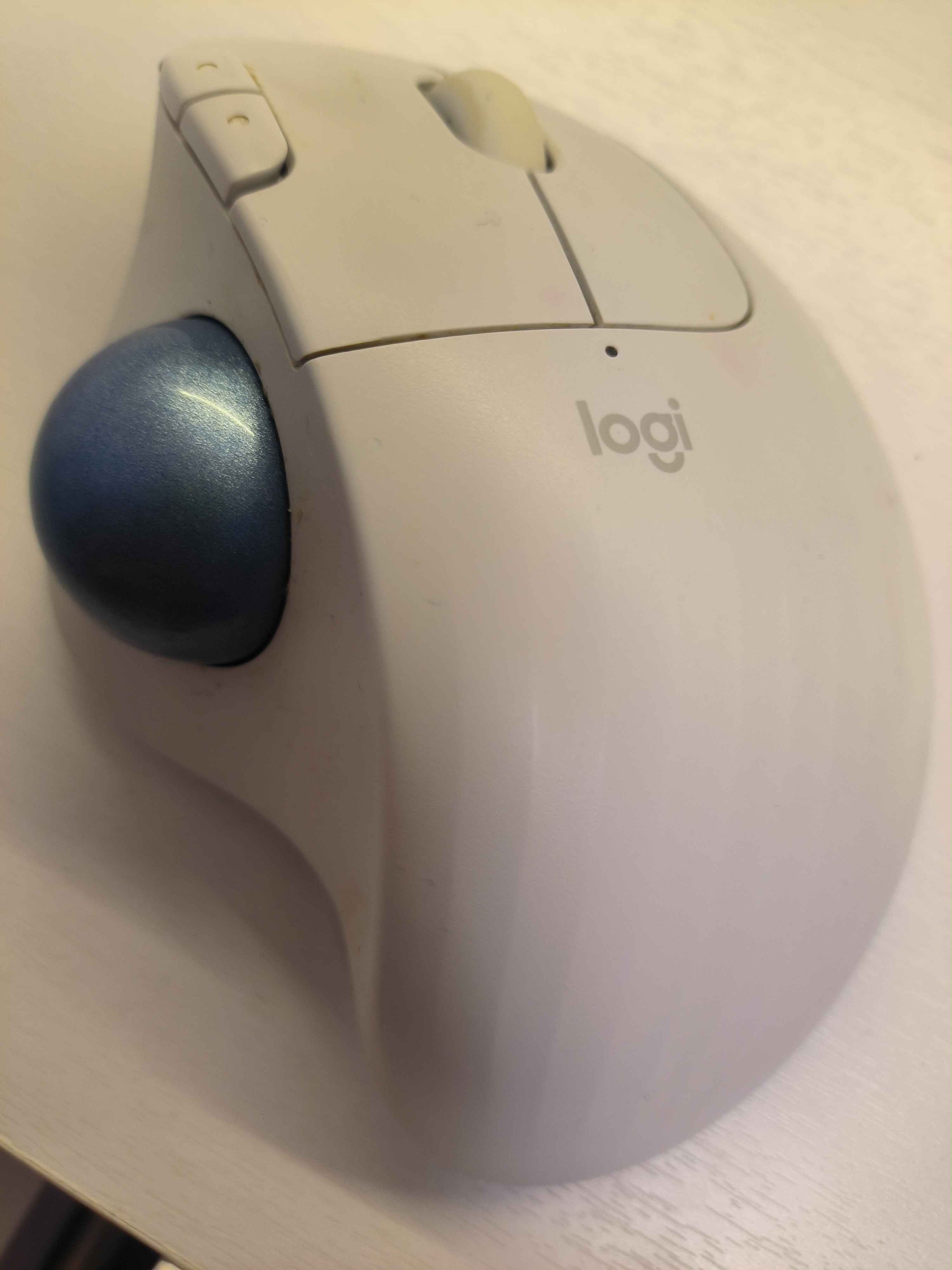 罗技轨迹球鼠标