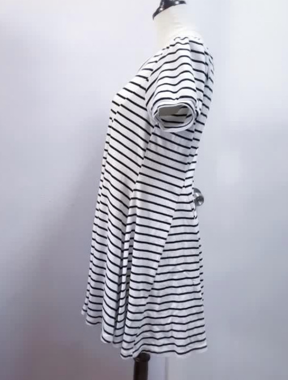 日牌 Lowrys Farm 短袖圓領條紋連身裙 (size M）