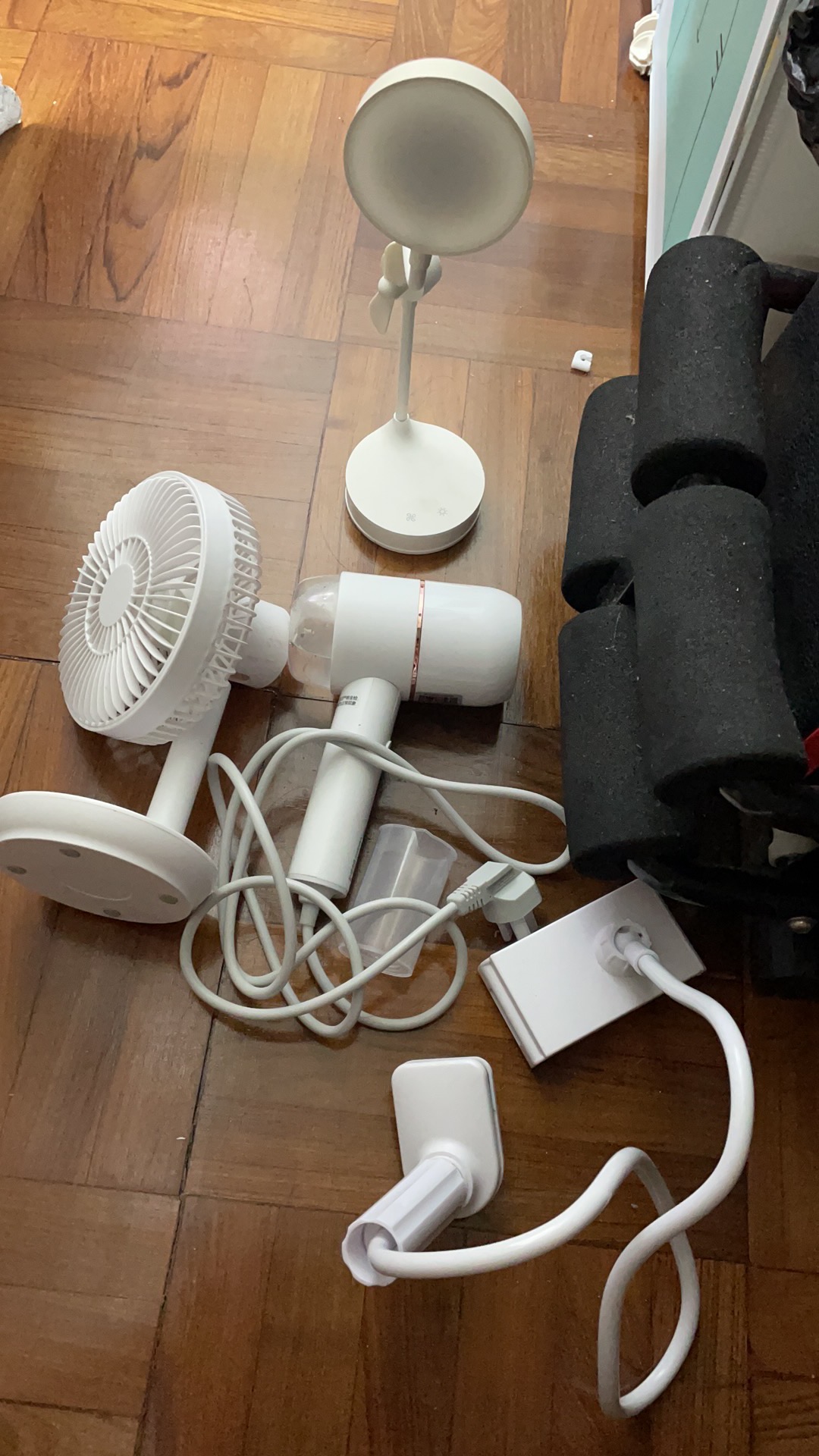 小风扇 电熨斗 床上手机支架